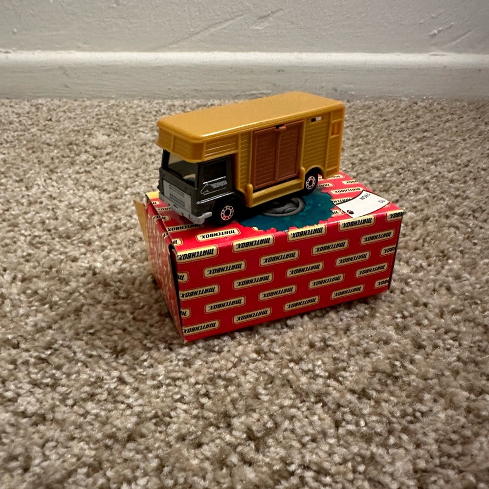 Matchbox 2000 '77 Horse Box Truck
